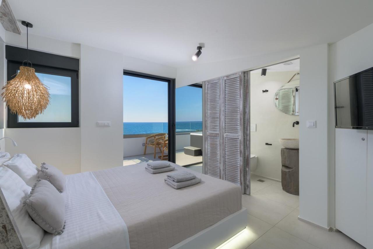 Albatross Beach Front Villas Jenádi Kültér fotó
