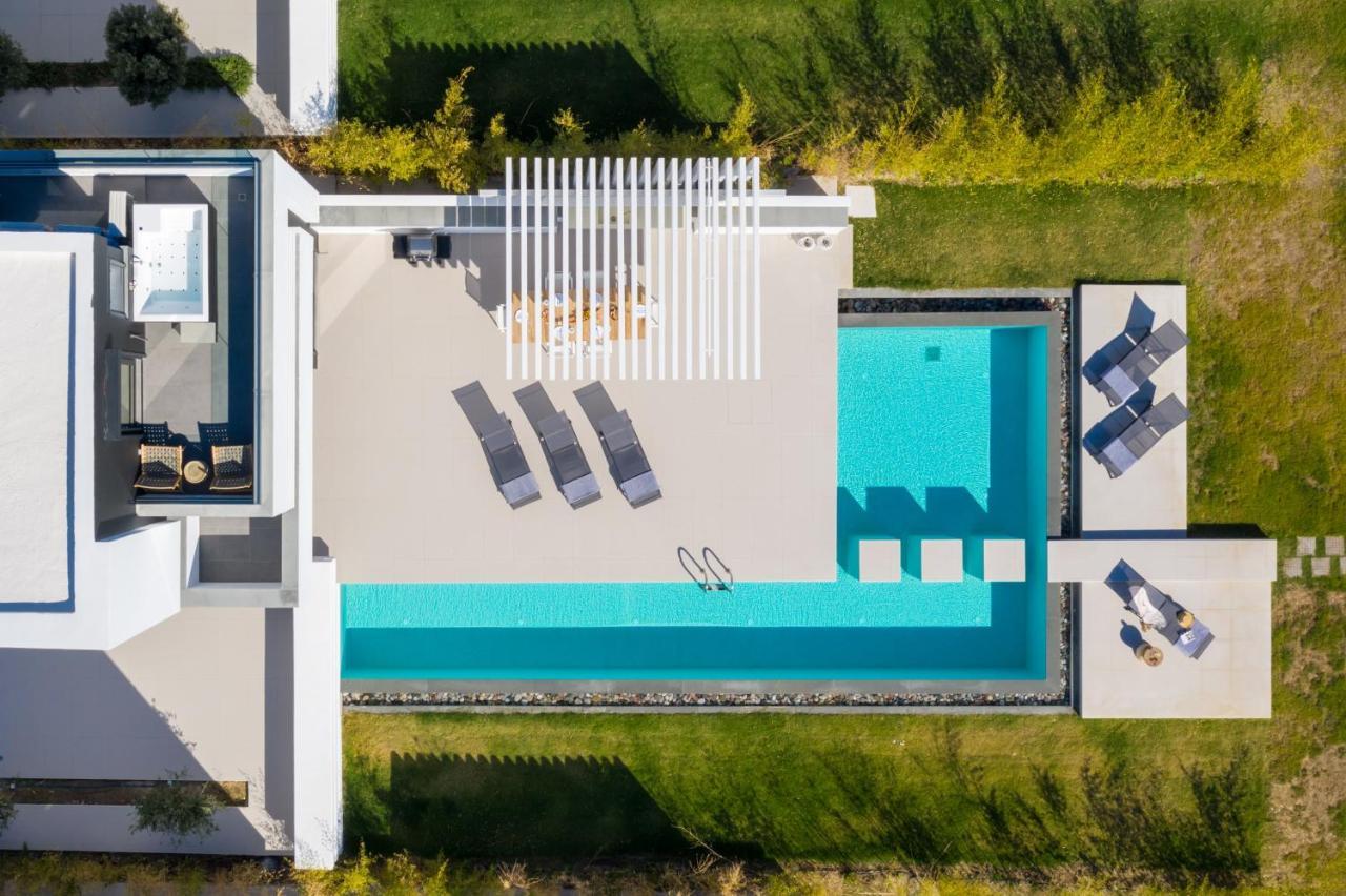 Albatross Beach Front Villas Jenádi Kültér fotó