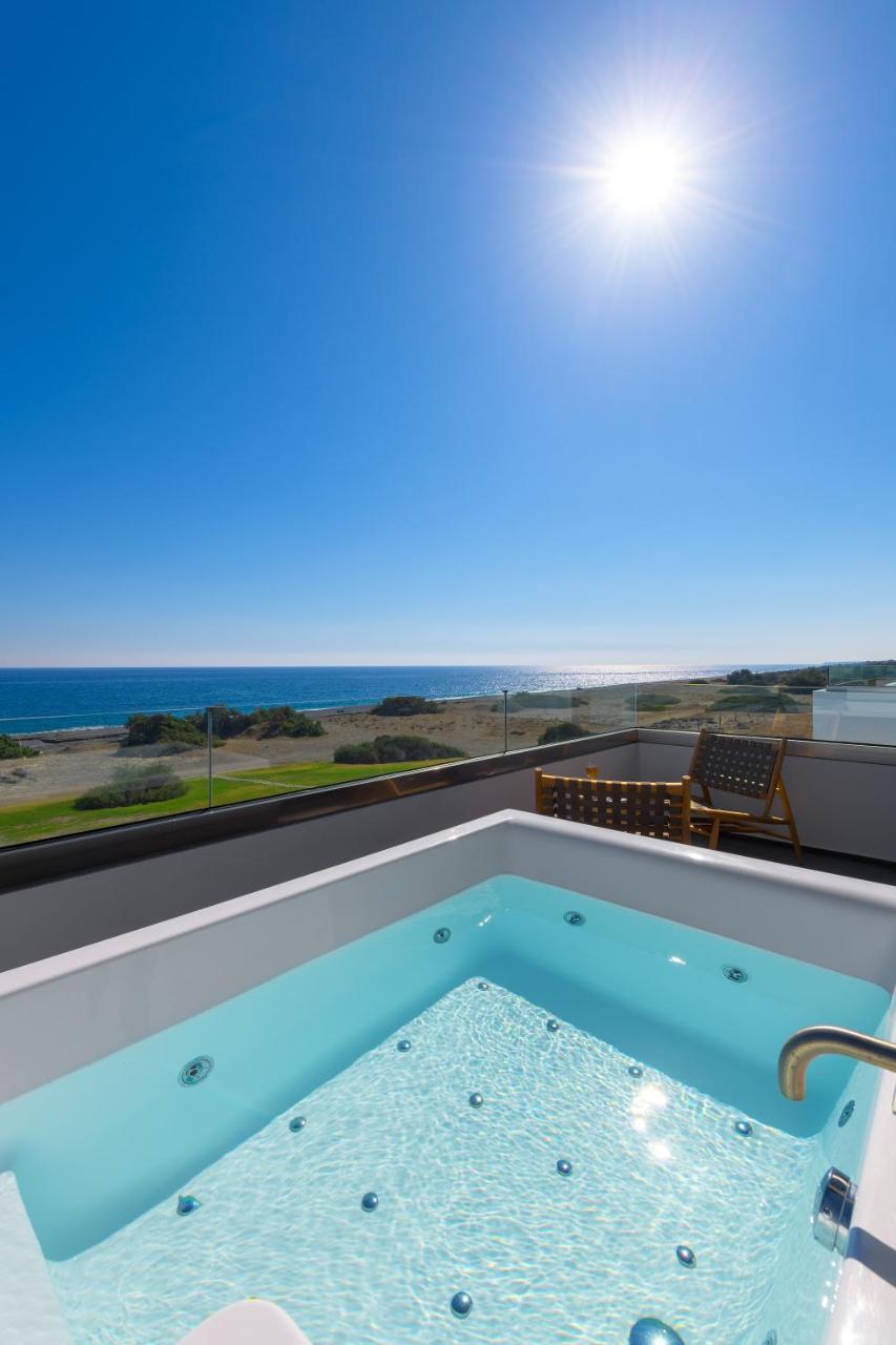 Albatross Beach Front Villas Jenádi Kültér fotó