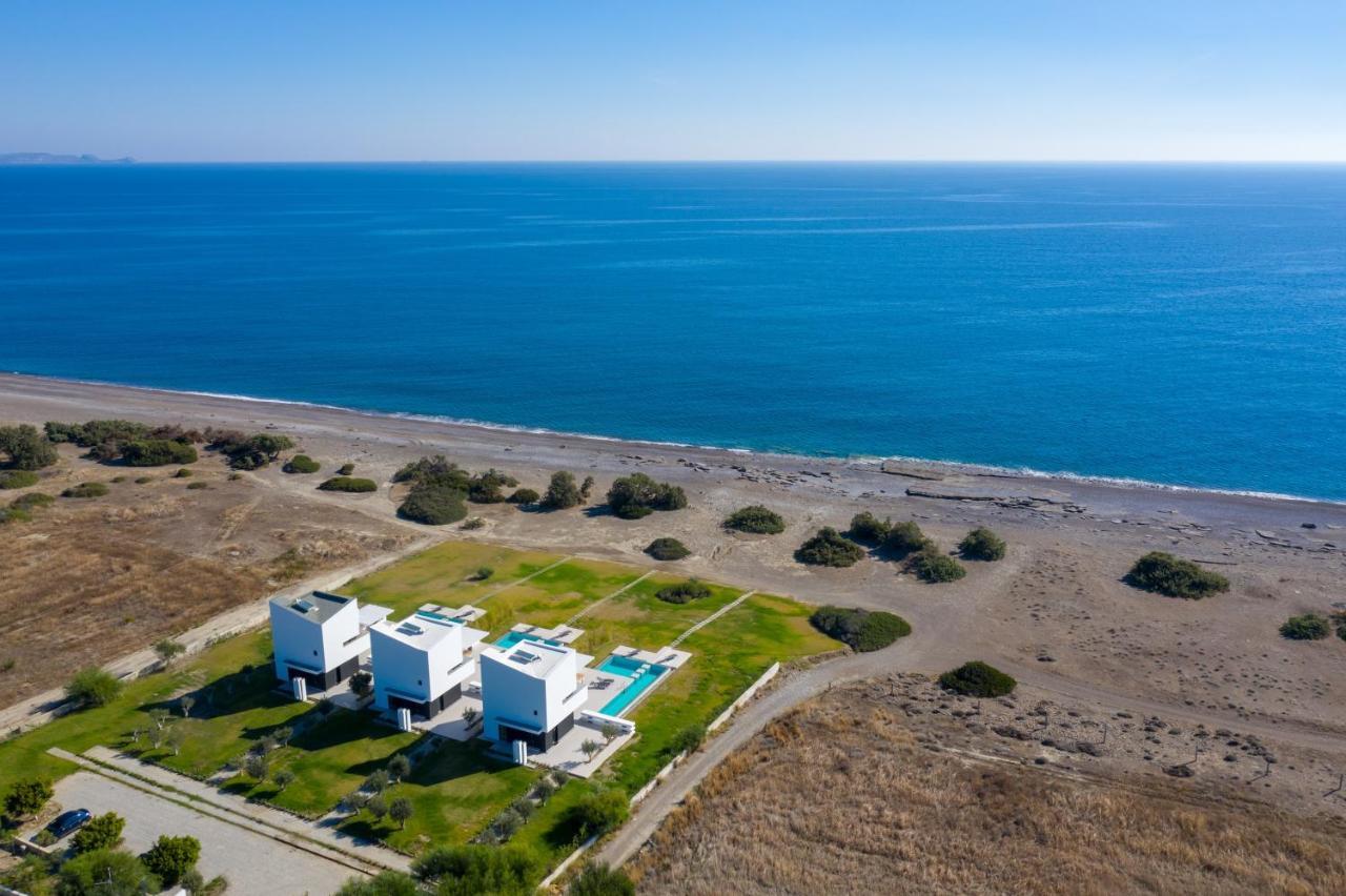 Albatross Beach Front Villas Jenádi Kültér fotó