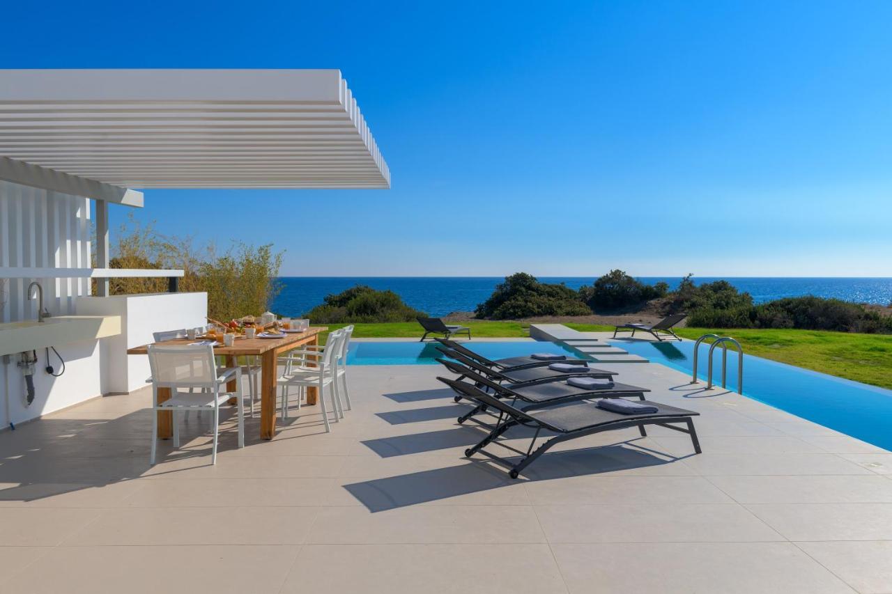 Albatross Beach Front Villas Jenádi Kültér fotó