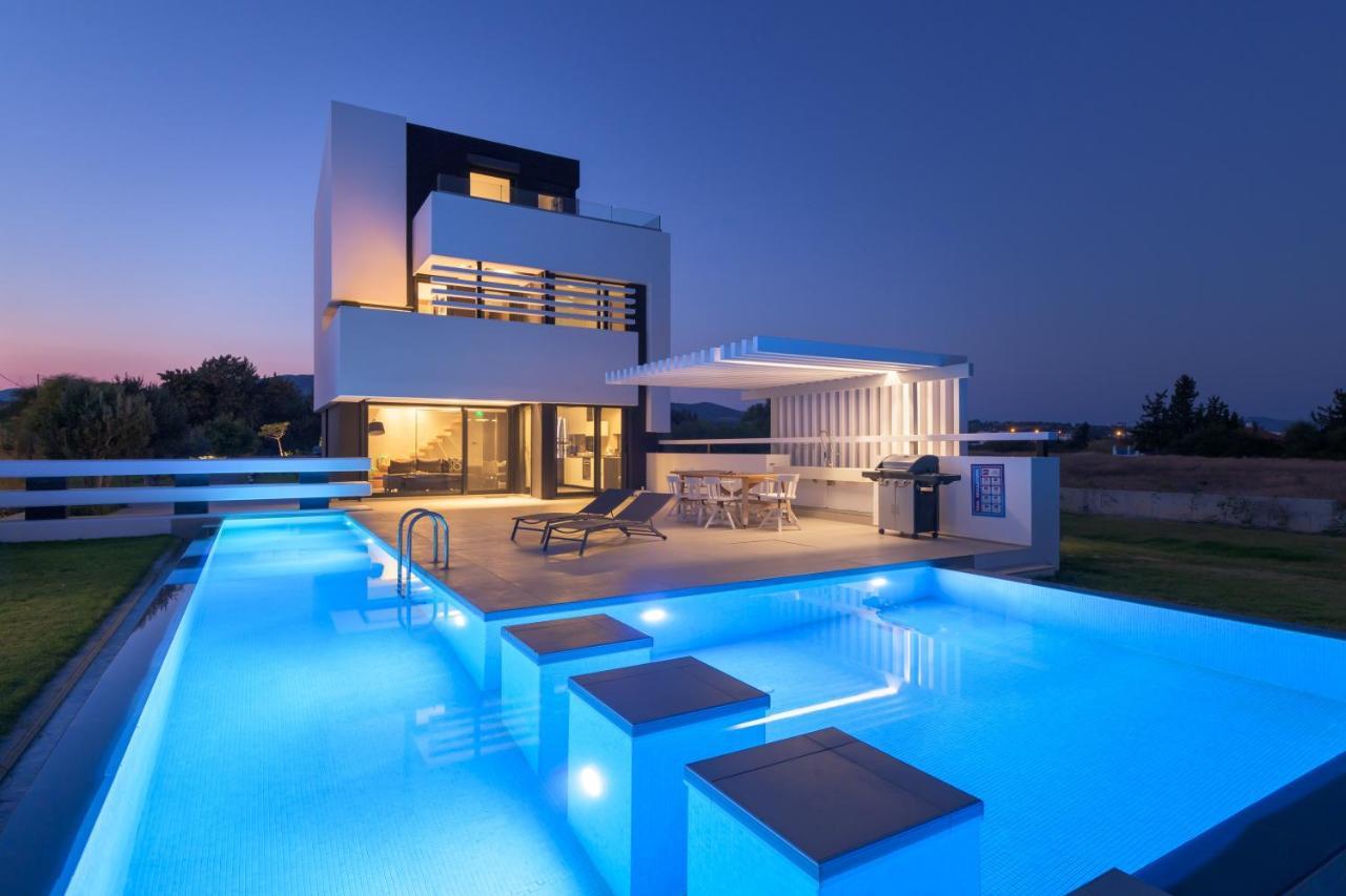 Albatross Beach Front Villas Jenádi Kültér fotó