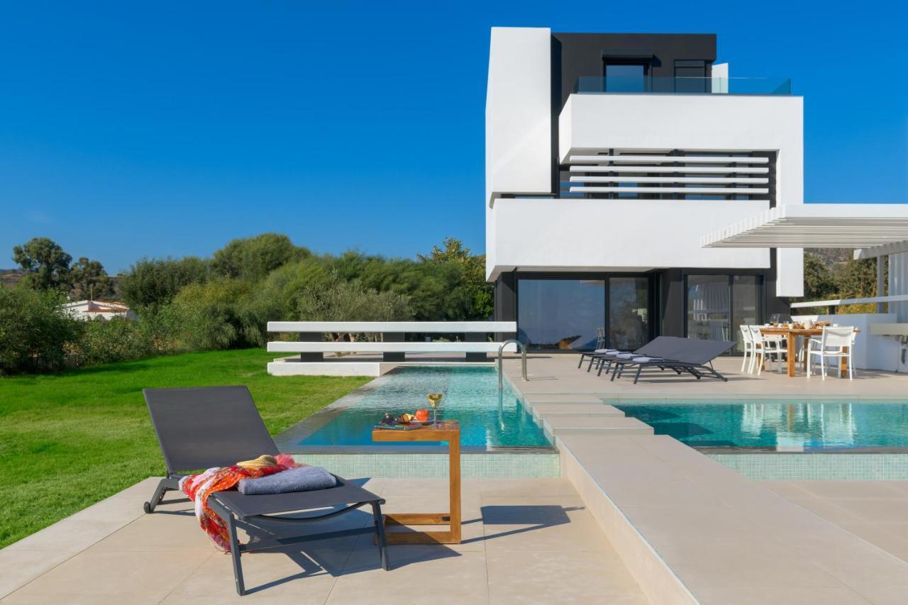 Albatross Beach Front Villas Jenádi Kültér fotó