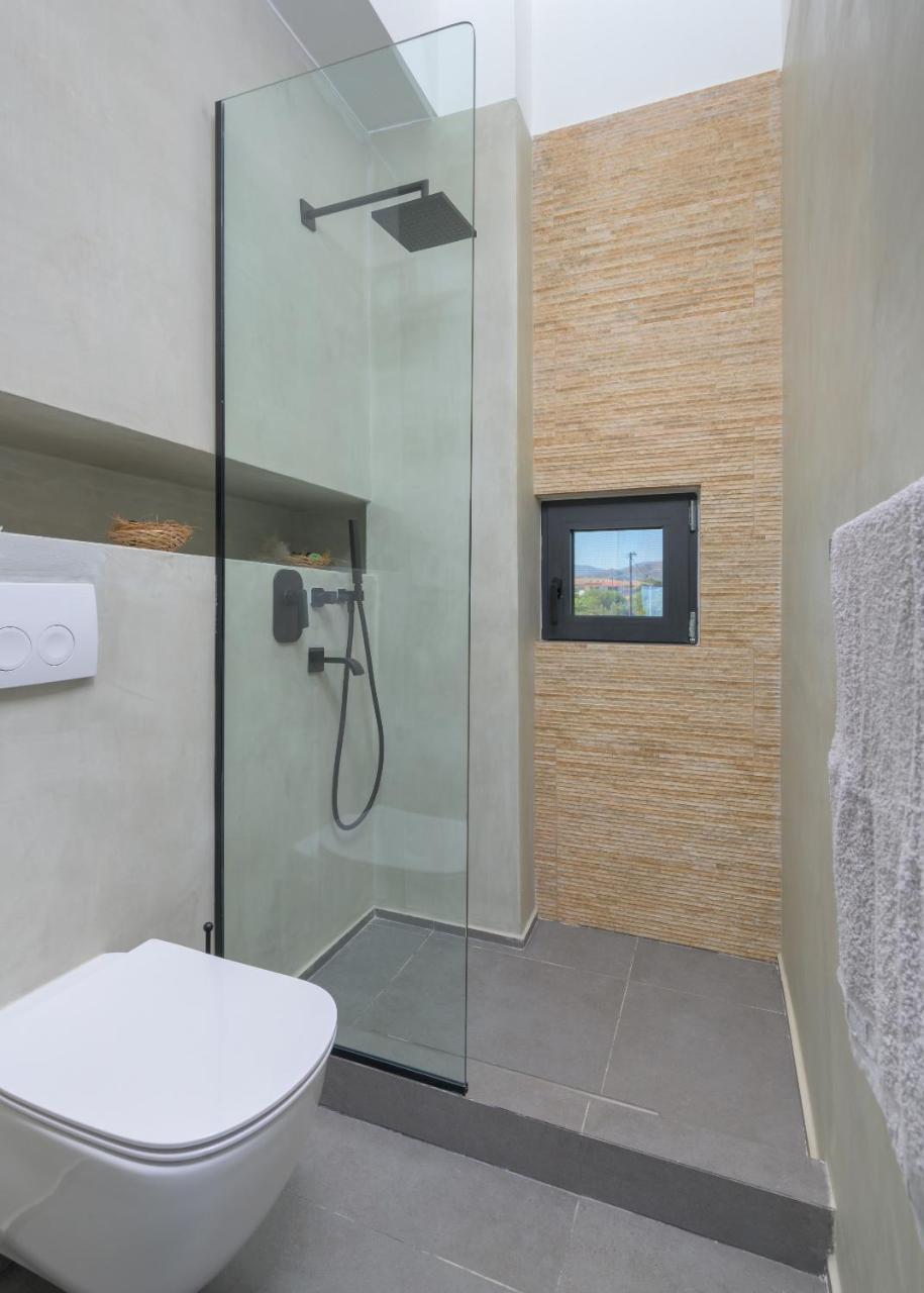Albatross Beach Front Villas Jenádi Kültér fotó