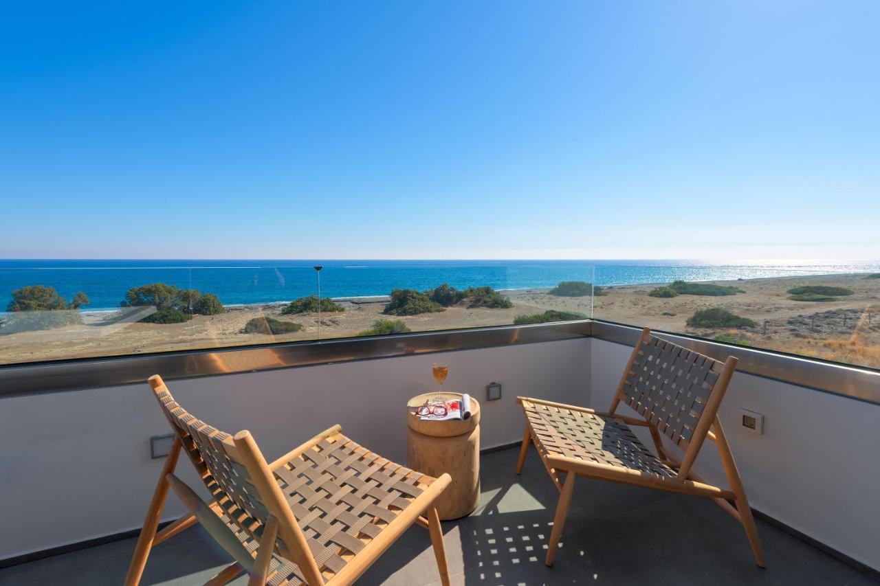 Albatross Beach Front Villas Jenádi Kültér fotó