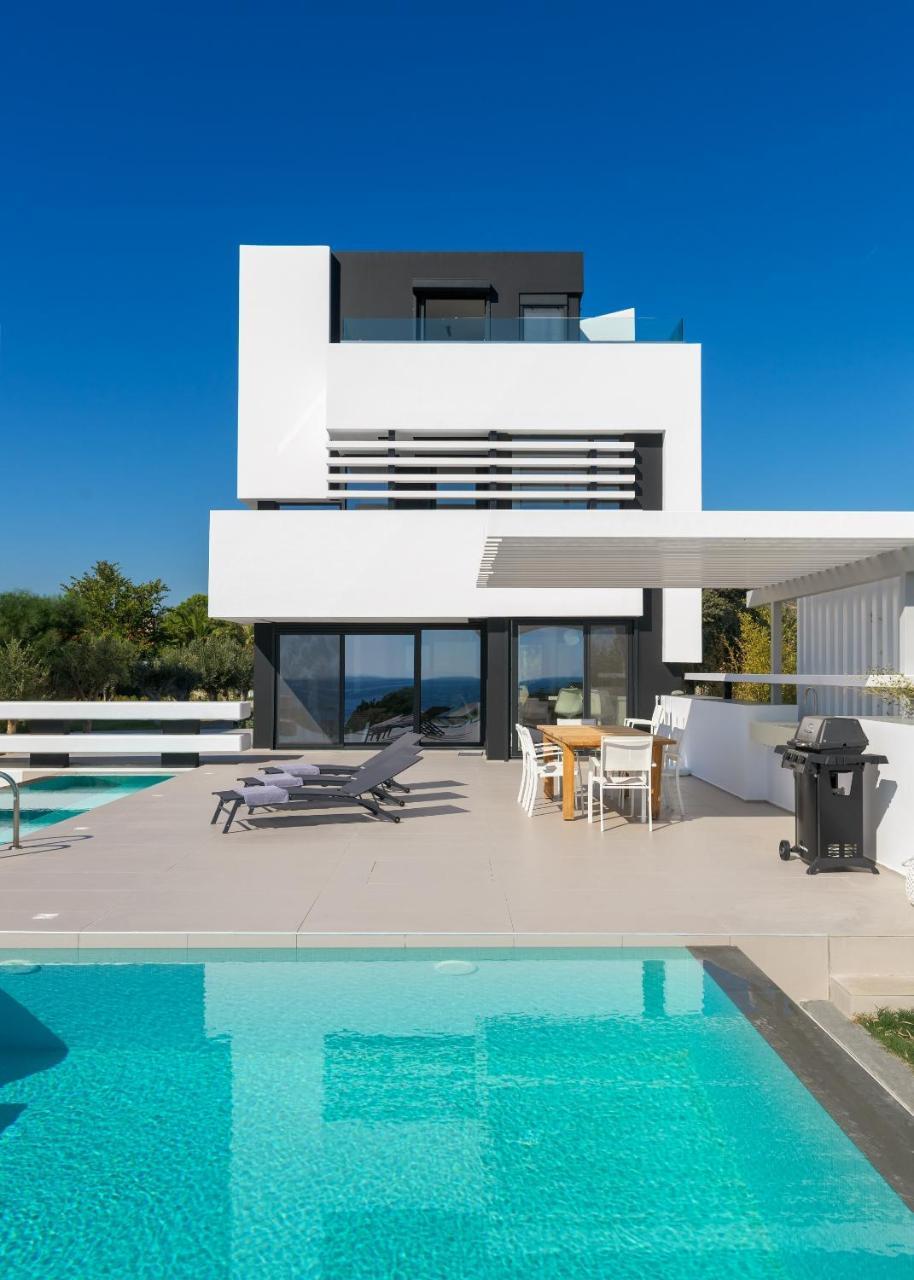 Albatross Beach Front Villas Jenádi Kültér fotó