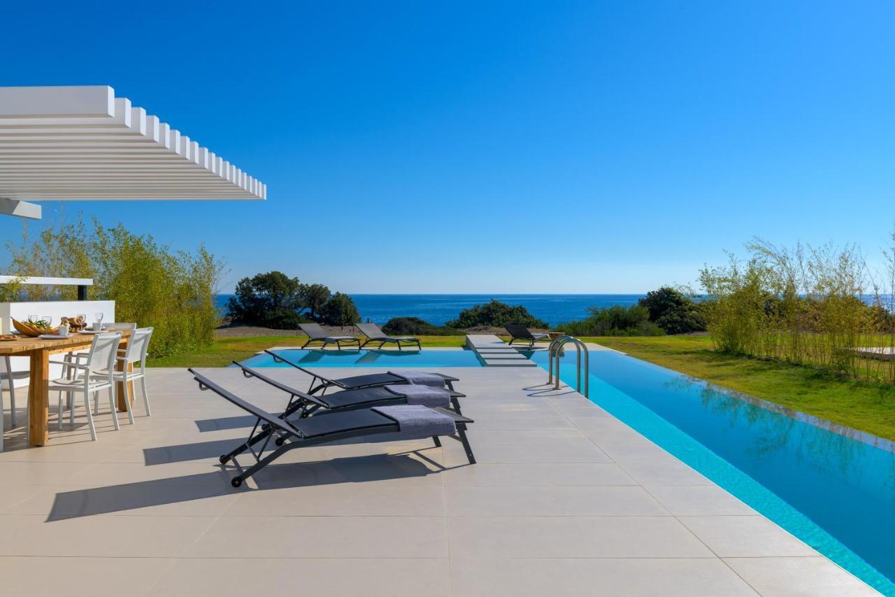 Albatross Beach Front Villas Jenádi Kültér fotó