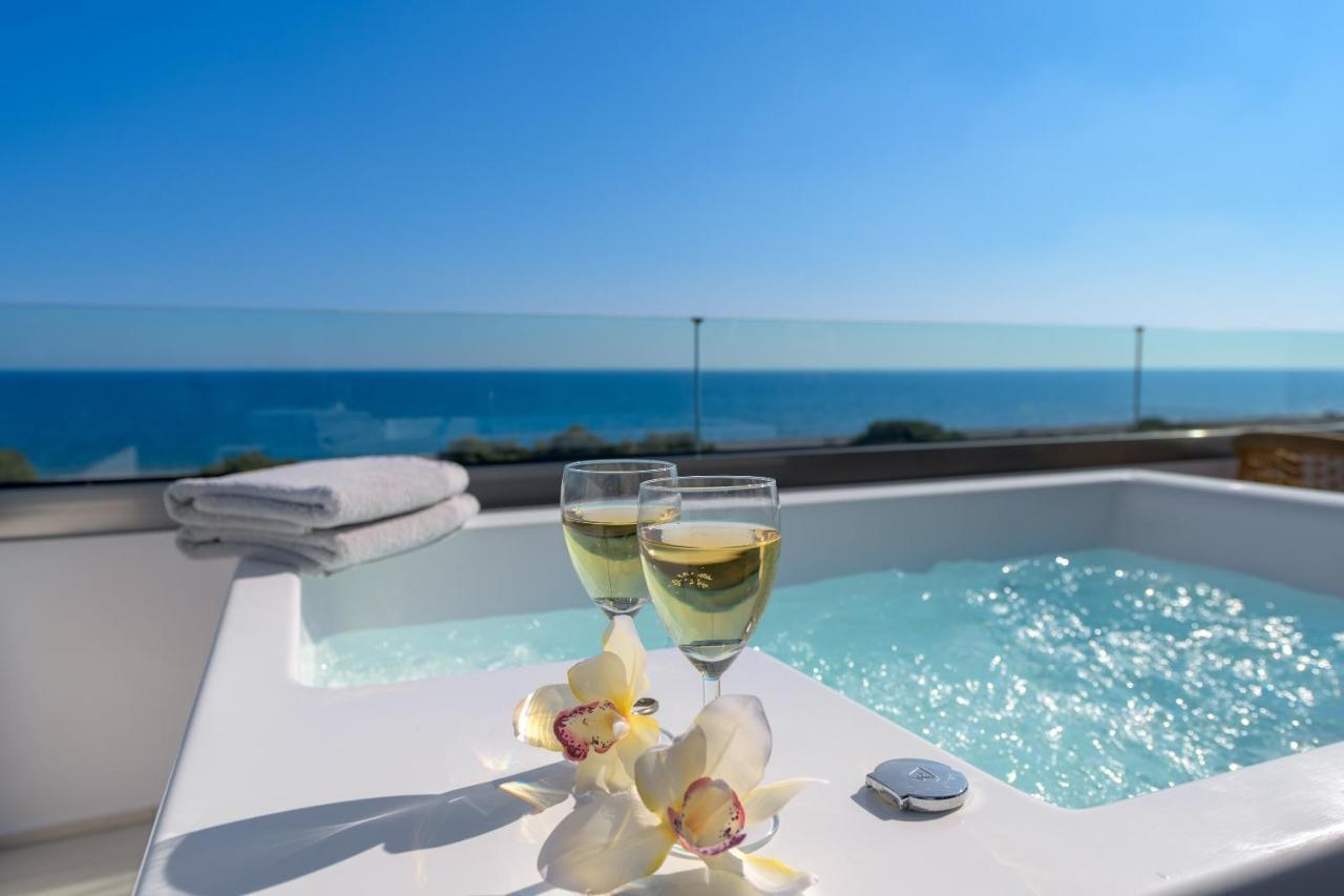 Albatross Beach Front Villas Jenádi Kültér fotó