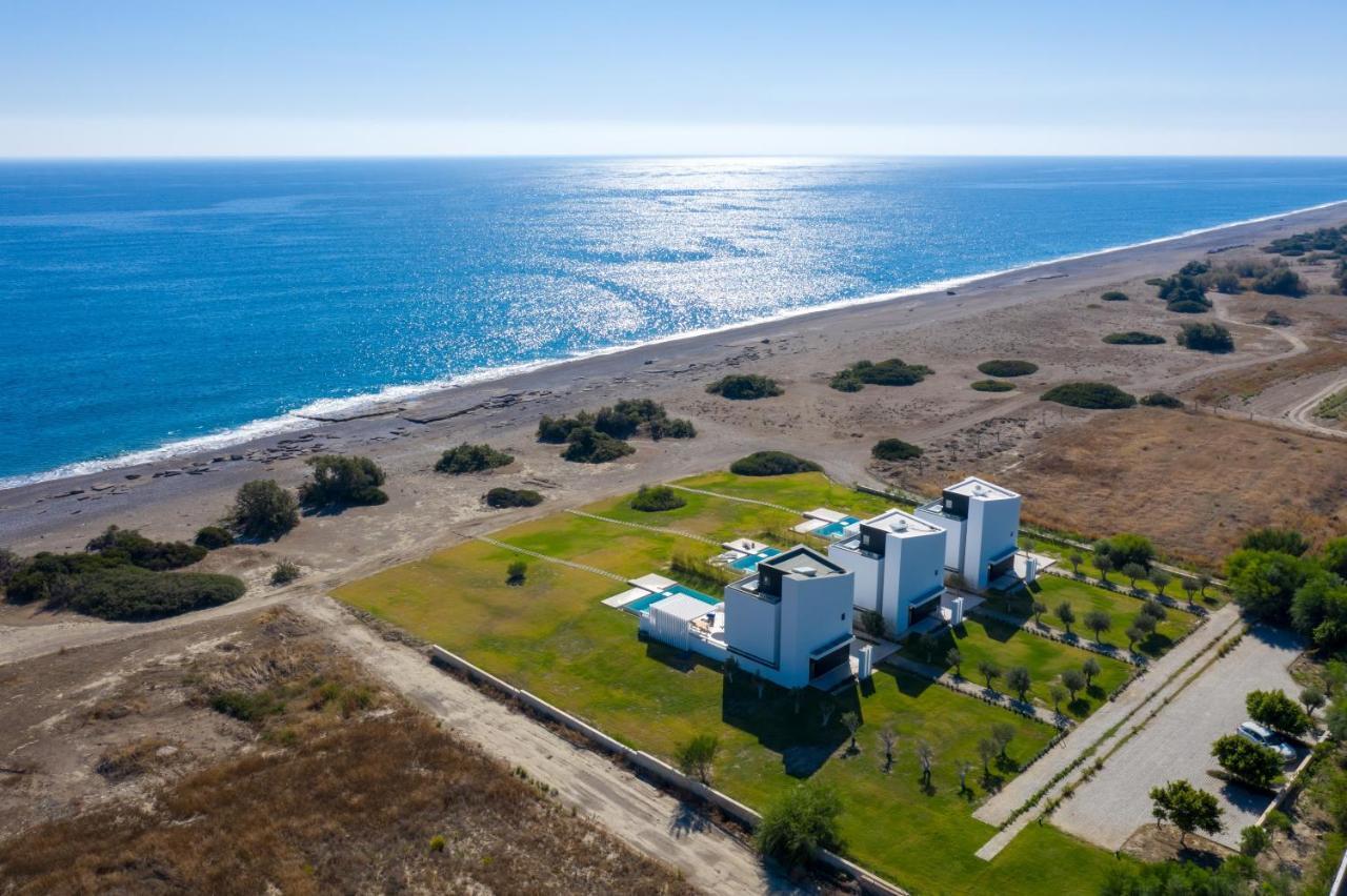 Albatross Beach Front Villas Jenádi Kültér fotó